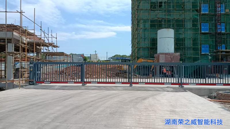 3.3米铝合金平移门安装竣工-长沙电动门厂家-湖南荣之威